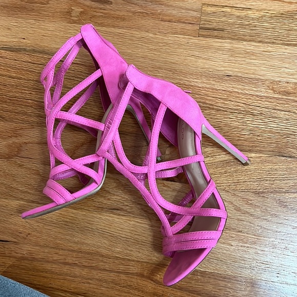 ALDO PINK HEELS - Picture 3 of 3